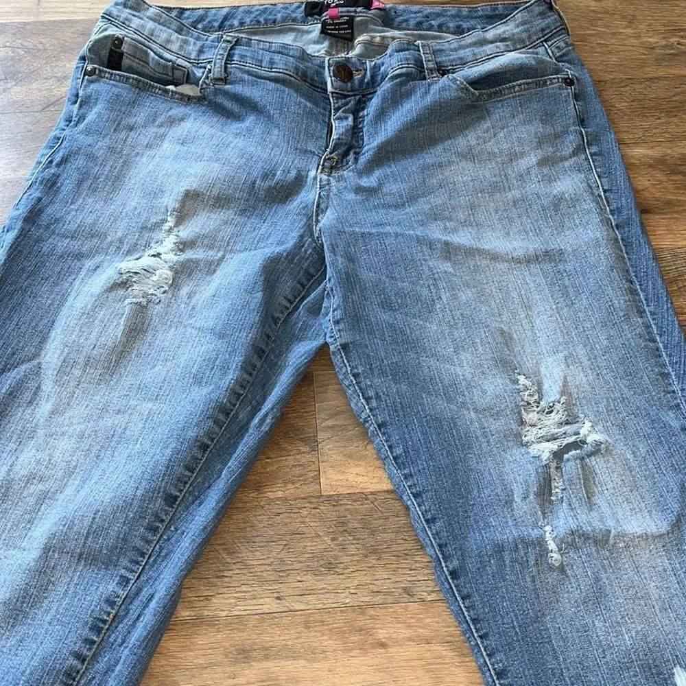 Torrid distressed jeans - Picture 3 of 7